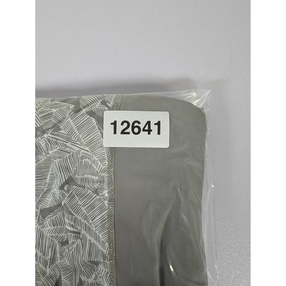 Athleta Shorts Womens XL‎ Gray Leaf Print Lined Athletic Run Hiking Zip Pocket